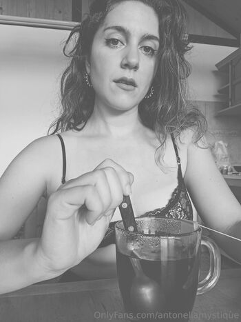 Full leaked Ladyaria hot private onlyfans photo