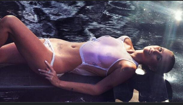 Full leaked Laeticia hallyday private onlyfans photo
