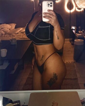 Full leaked Laica mae private onlyfans photo