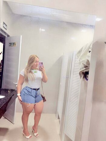 Full leaked Lara leticia private onlyfans photo
