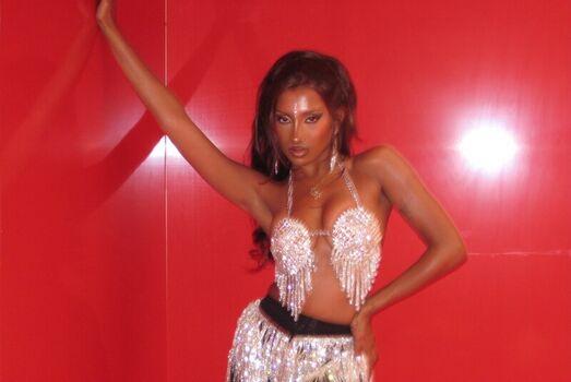 Full leaked Lara raj page private onlyfans photo