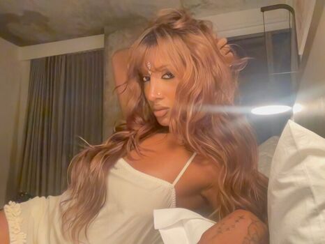 Full leaked Lara raj private onlyfans photo
