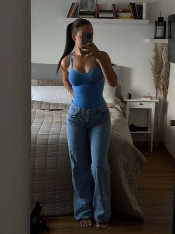 Full leaked Lara stxx private onlyfans photo