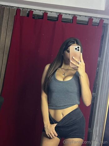Full leaked Lara sun private onlyfans photo