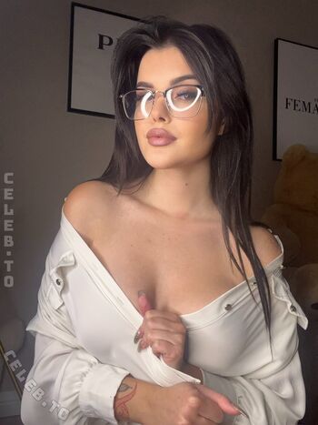 Full leaked Lara winter page private onlyfans photo