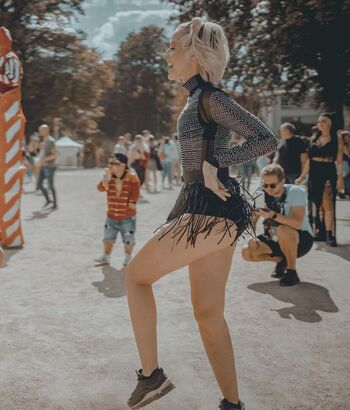 Full leaked Laraflamez private onlyfans photo