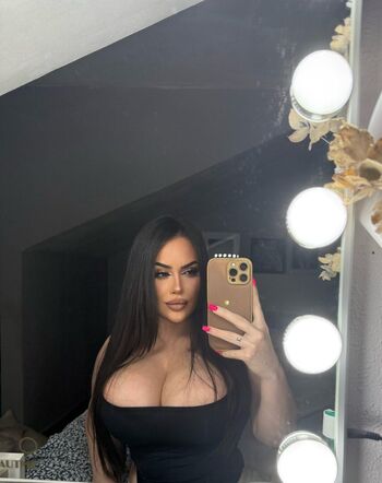 Full leaked Laragarca private onlyfans photo