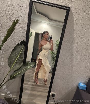Full leaked Larissa lou private onlyfans photo