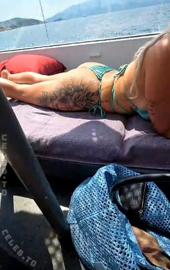 Full leaked Larissa lou private onlyfans photo