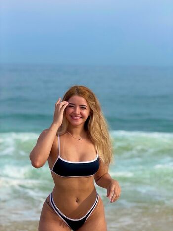 Full leaked Laristher private onlyfans photo