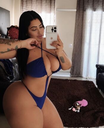 laryssacastro__