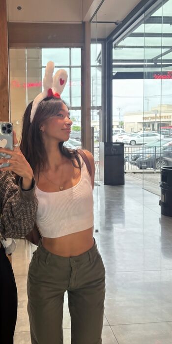 Full leaked Laselyii private onlyfans photo