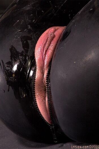 Full leaked Latex fetish private onlyfans photo