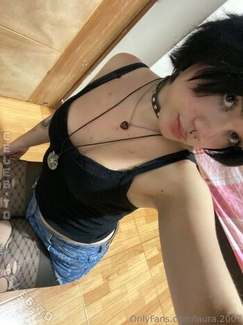 Full leaked Laura private onlyfans photo