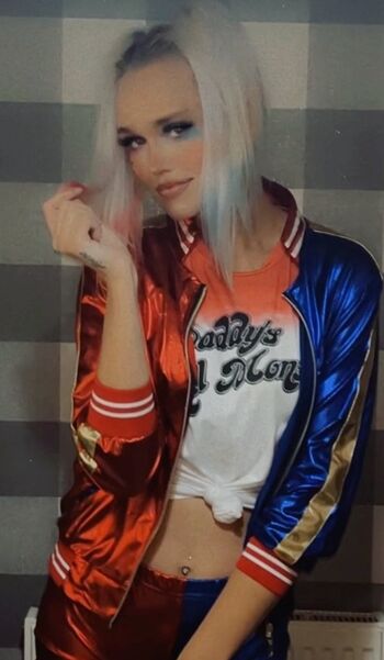 Full leaked Laura jayne private onlyfans photo