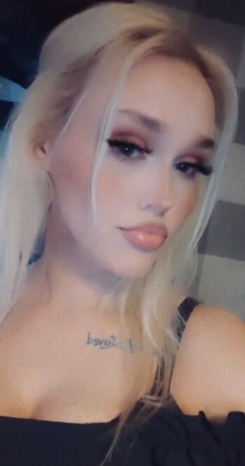 Full leaked Laura jayne private onlyfans photo