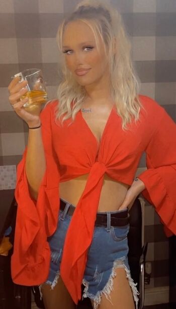 Full leaked Laura jayne private onlyfans photo