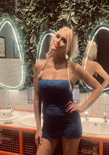 Full leaked Laura jayne private onlyfans photo