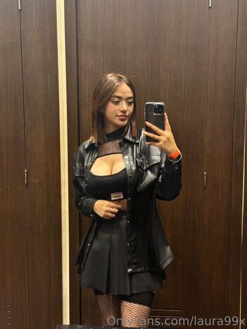 Full leaked Laurax private onlyfans photo