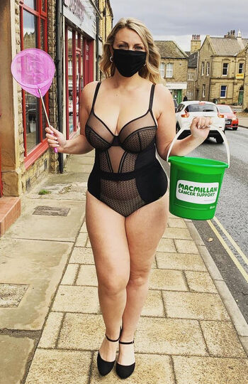 Full leaked Lauracurvemodel private onlyfans photo