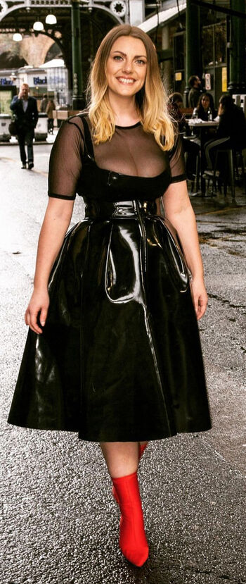 Full leaked Lauracurvemodel private onlyfans photo