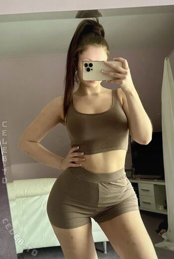 Full leaked Lauralianajane private onlyfans photo