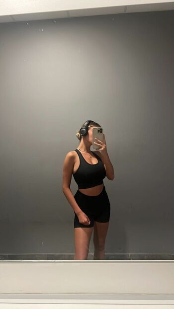 Full leaked Laurapourlesintimes private onlyfans photo