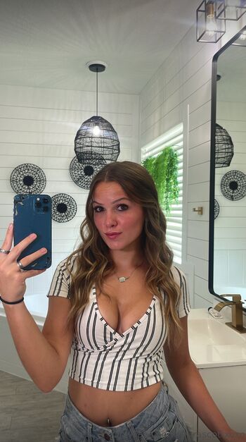 Full leaked Laurascottxoxo private onlyfans photo