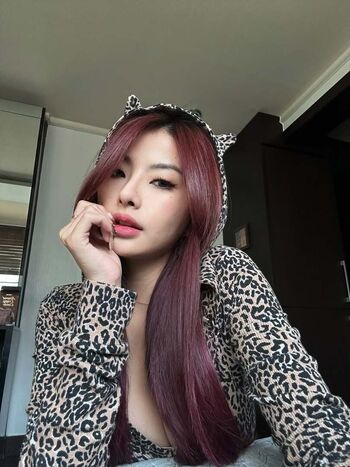 Laurensia Ineke Lrnsiakke ????????