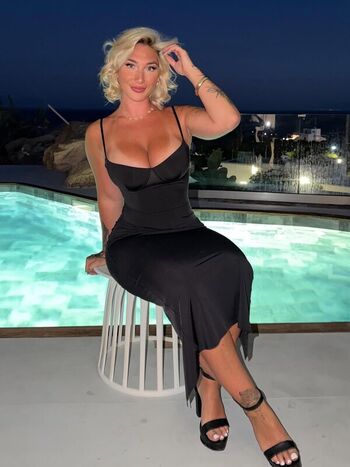 Full leaked Laurine private onlyfans photo