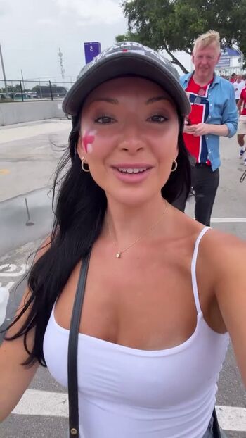 Full leaked Layah heilpern page private onlyfans photo