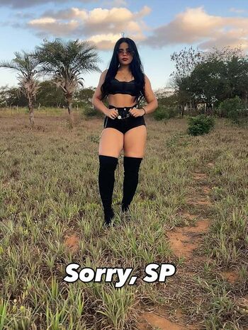 Full leaked Laylouizze private onlyfans photo