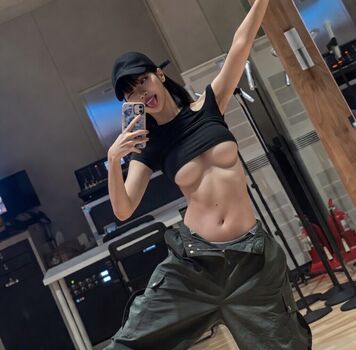 Full leaked Le sserafim page private onlyfans photo