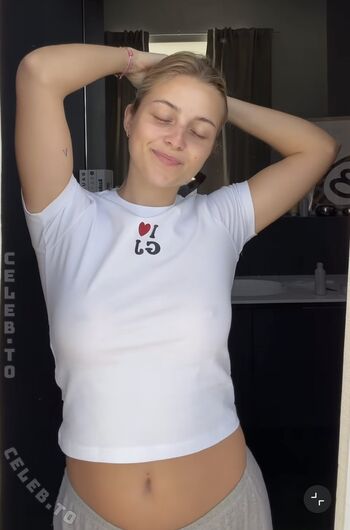 Full leaked Lea breuer page private onlyfans photo