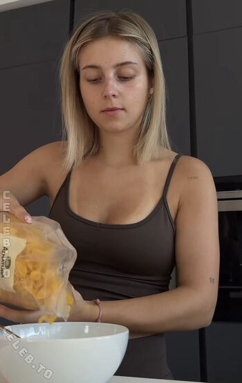Full leaked Lea breuer page private onlyfans photo