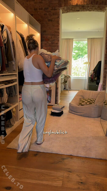 Full leaked Lea breuer private onlyfans photo