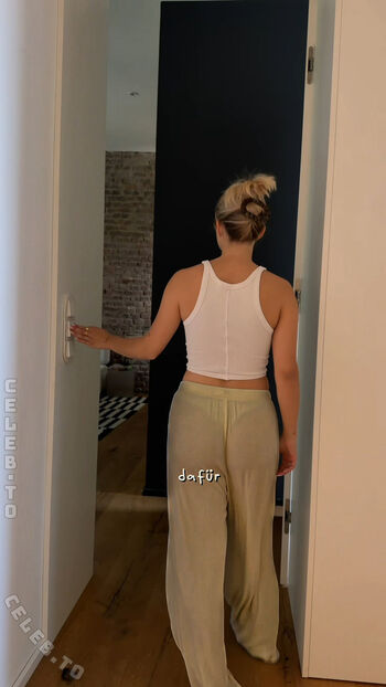 Full leaked Lea breuer private onlyfans photo