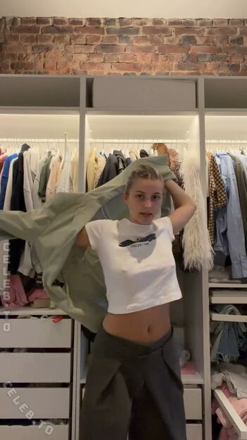 Full leaked Lea breuer private onlyfans photo