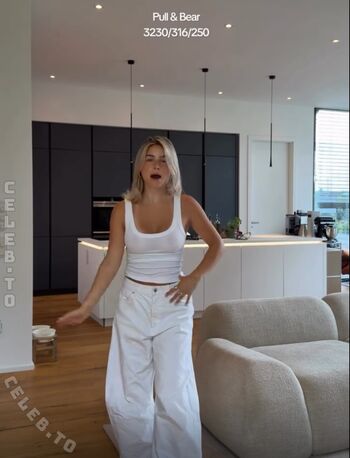 Full leaked Lea breuer page private onlyfans photo