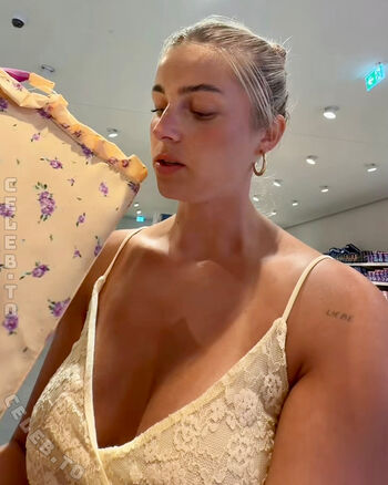 Full leaked Lea breuer private onlyfans photo