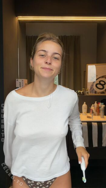 Full leaked Lea breuer private onlyfans photo