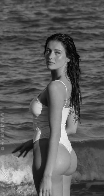 Full leaked Lea meniel private onlyfans photo