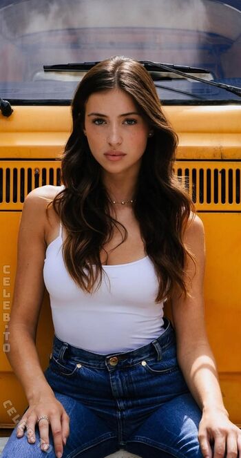 Full leaked Lea meniel private onlyfans photo