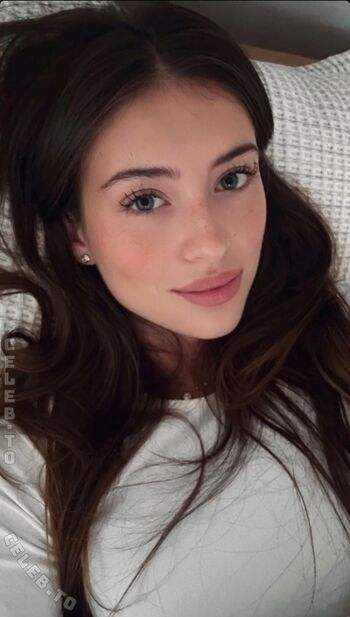 Full leaked Lea meniel private onlyfans photo