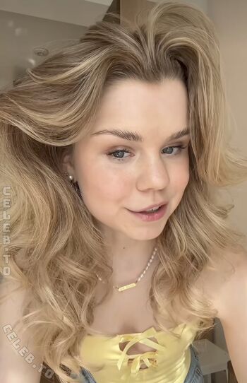 Full leaked Lea peach private onlyfans photo