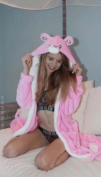 Full leaked Lea peach  page private onlyfans photo