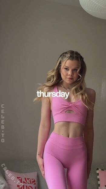 Full leaked Lea peach  page private onlyfans photo