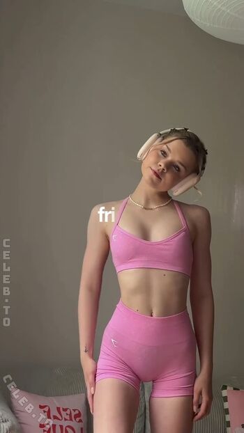 Full leaked Lea peach  page private onlyfans photo