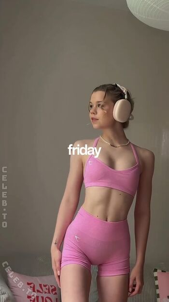 Full leaked Lea peach  page private onlyfans photo
