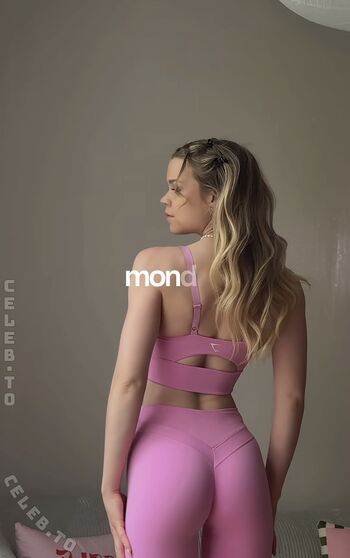 Full leaked Lea peach  page private onlyfans photo